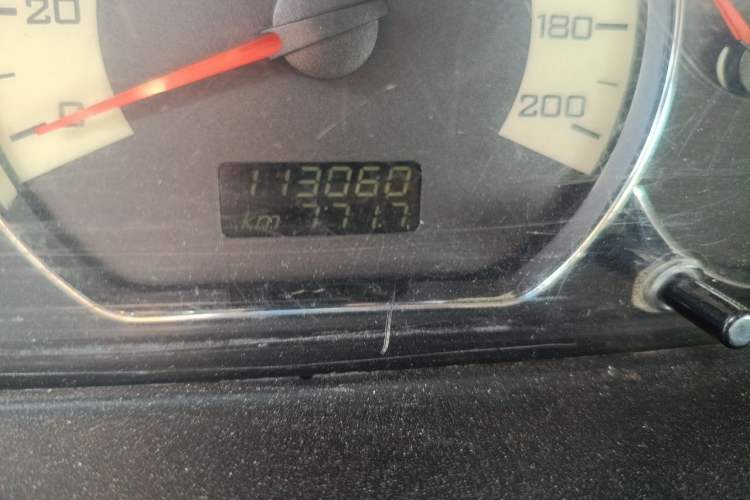 Used Wuling Hongguang 2014 1.5L S Luxury Model Odometer Close Up