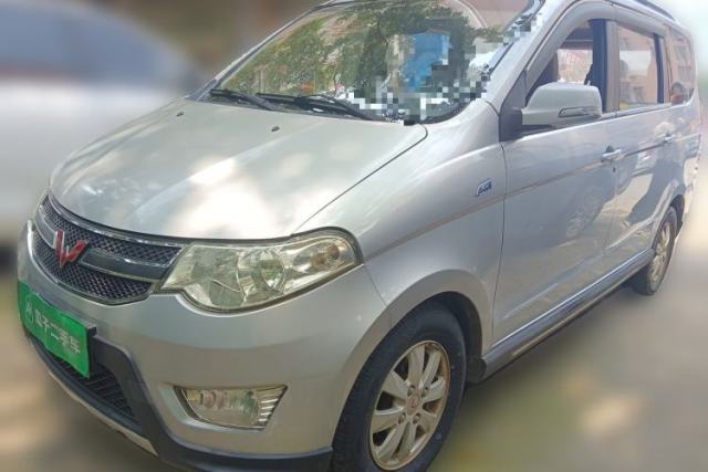 Używany Wuling Hongguang 2014 1.5L S Comfort Model