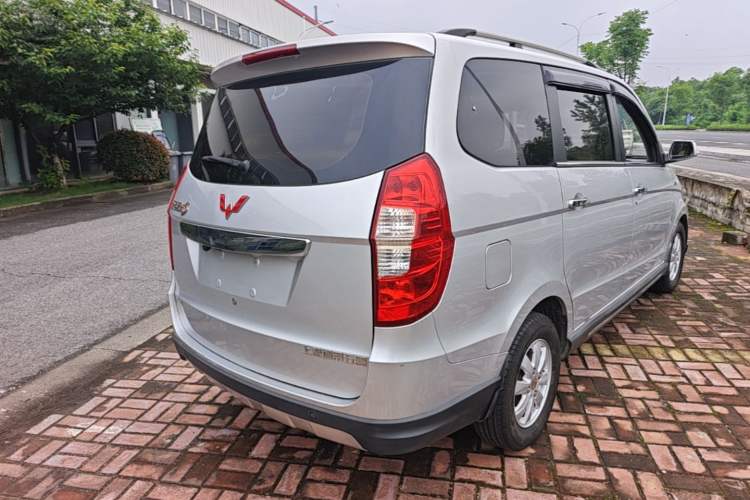 Used Wuling Hongguang 2014 1.5L S Luxury Model Rear Right 45 Deg