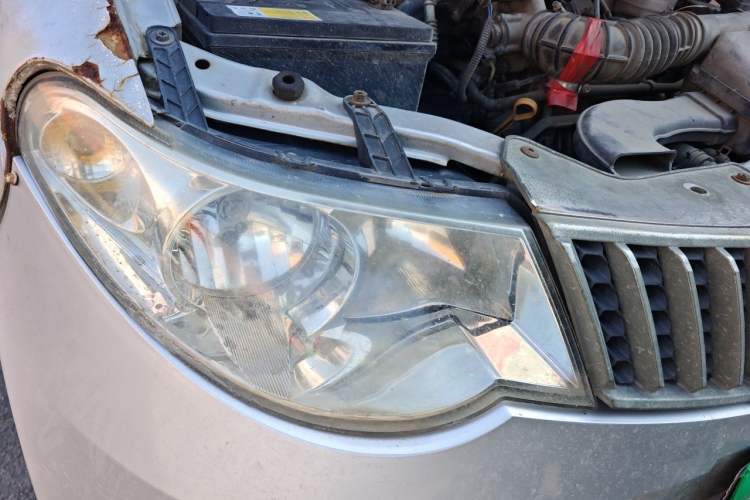 Used Wuling Hongguang 2014 1.2L Standard Model China IV Right Front Headlight