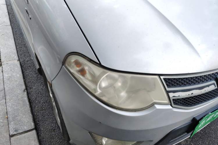 Used Wuling Hongguang 2014 1.5L S Luxury Model Right Front Headlight