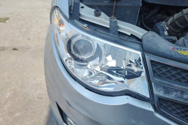 Used Wuling Hongguang 2014 1.5L S Luxury Model Right Front Headlight