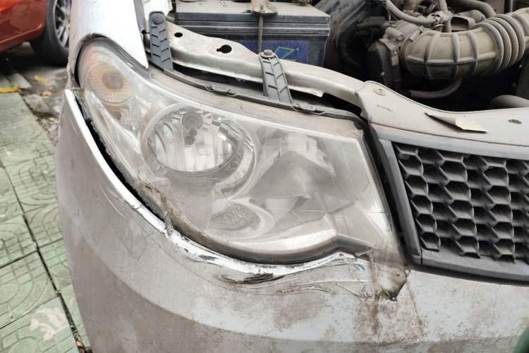 Used Wuling Hongguang 2014 1.2L Base Model China IV Right Front Headlight