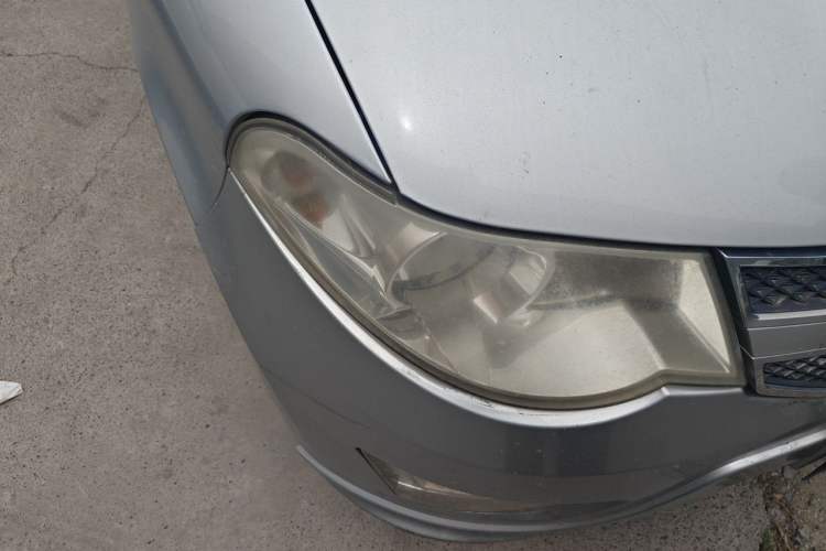 Used Wuling Hongguang 2014 1.5L S Standard Version Right Front Headlight