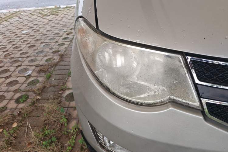 Used Wuling Hongguang 2014 1.2L S Comfort Model China IV Right Front Headlight