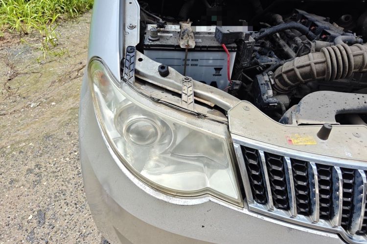Used Wuling Hongguang 2014 1.5L Standard Version Right Front Headlight