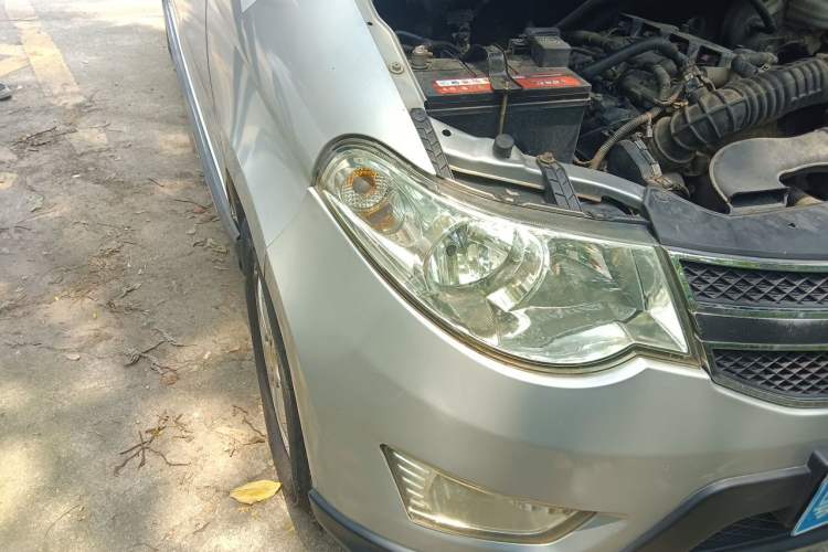 Used Wuling Hongguang 2014 1.5L S Comfort Model Right Front Headlight