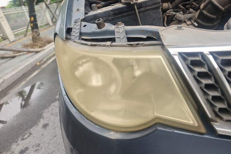 Used Wuling Hongguang 2014 1.5L Base Version Right Front Headlight