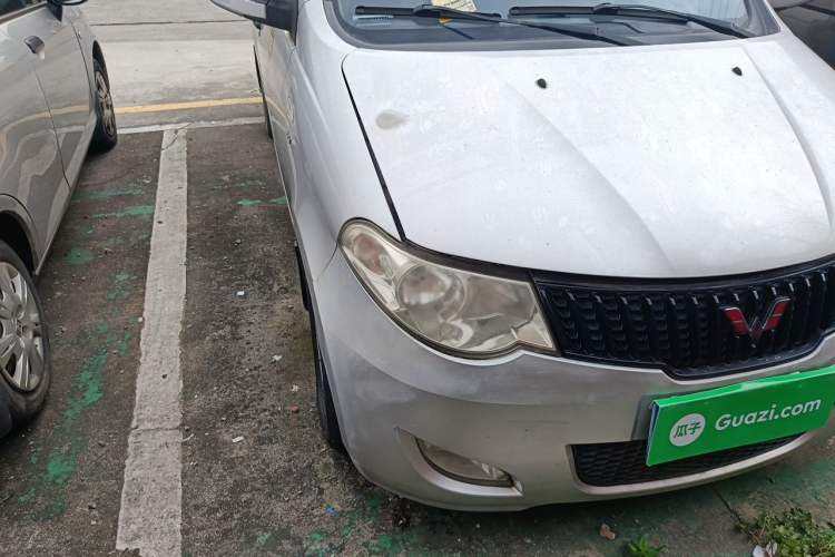 Used Wuling Hongguang 2014 1.5L Standard Version Right Front Headlight