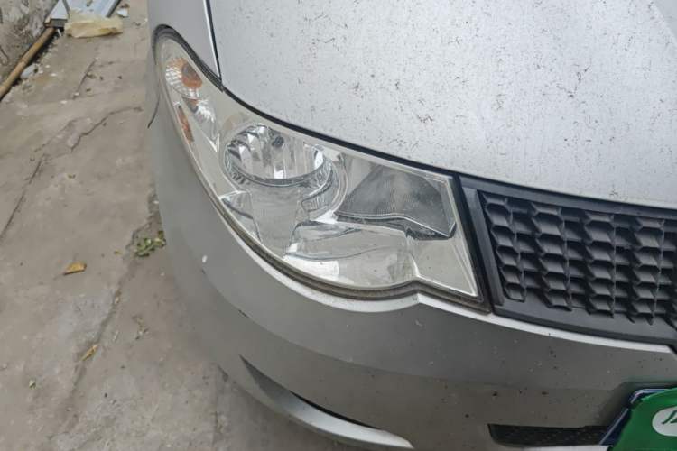 Used Wuling Hongguang 2014 1.5L Standard Version Right Front Headlight