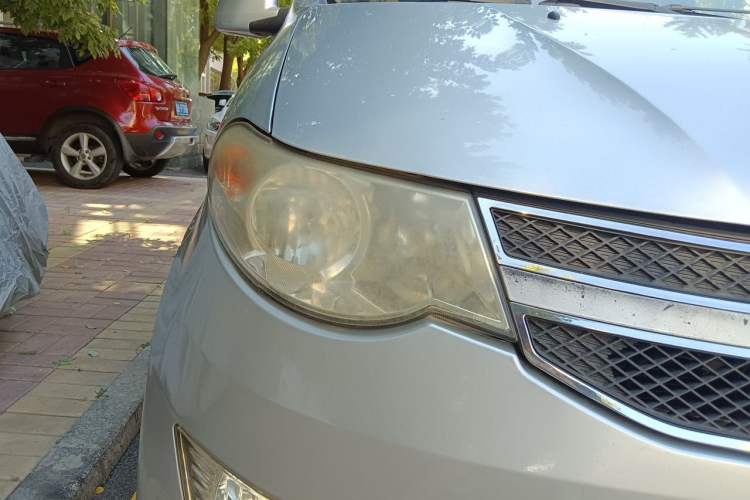 Used Wuling Hongguang 2014 1.2L S Standard Version China IV Standard Right Front Headlight