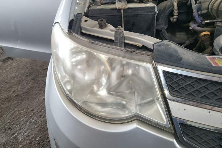 Used Wuling Hongguang 2014 1.2L S Comfort Model China IV Right Front Headlight