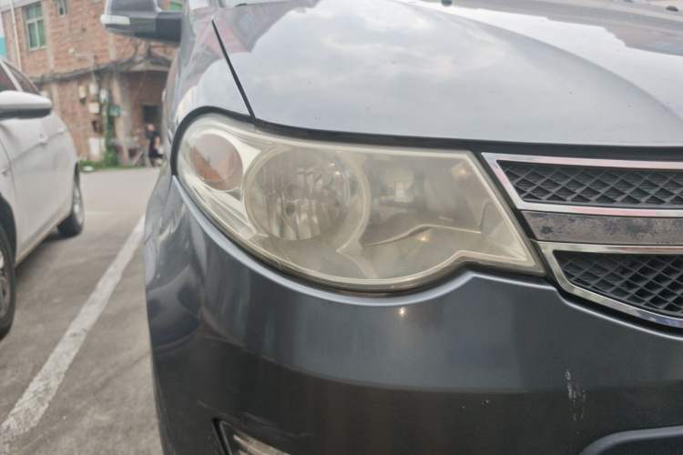 Used Wuling Hongguang 2014 1.5L S Comfort Model Right Front Headlight