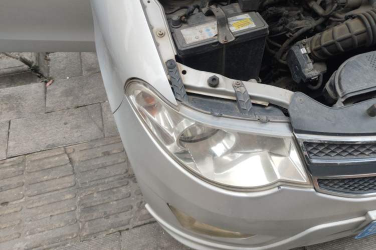 Used Wuling Hongguang 2014 1.5L S Standard Version Right Front Headlight