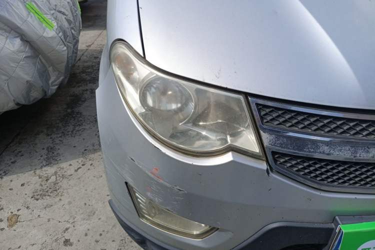 Used Wuling Hongguang 2014 1.5L S Luxury Model Right Front Headlight