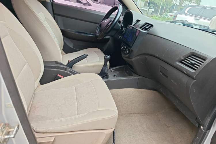 Used Wuling Hongguang 2014 1.5L S Standard Version Right Front Seat