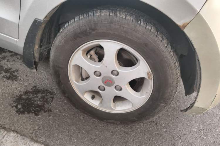 Used Wuling Hongguang 2014 1.2L Standard Model China IV Right Front Wheel Hub