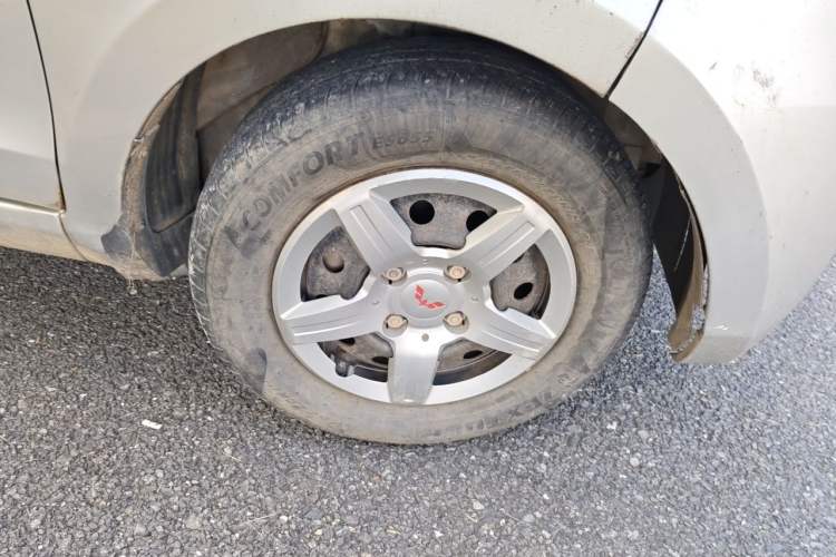Used Wuling Hongguang 2014 1.2L Base Model China IV Right Front Wheel Hub