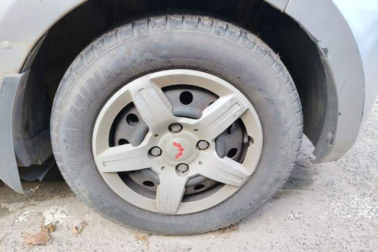 Used Wuling Hongguang 2014 1.2L Base Model China IV Right Front Wheel Hub