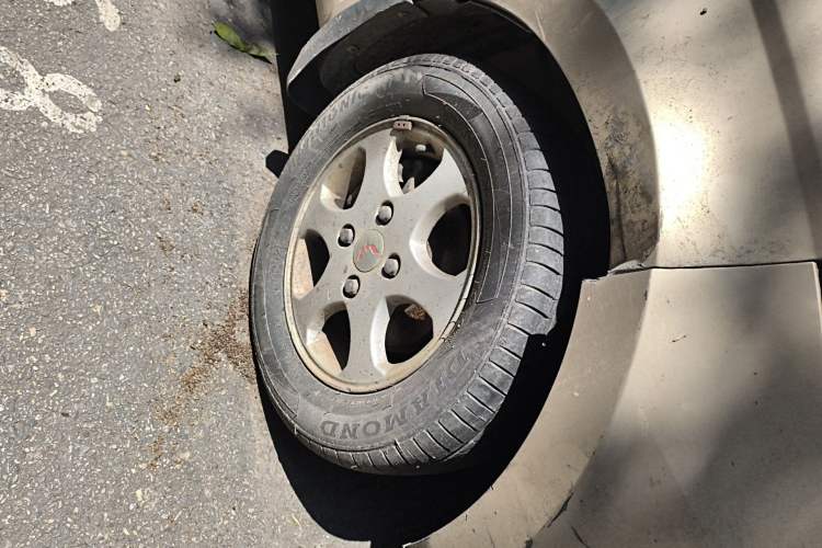 Used Wuling Hongguang 2014 1.2L Base Model China IV Right Front Wheel Hub