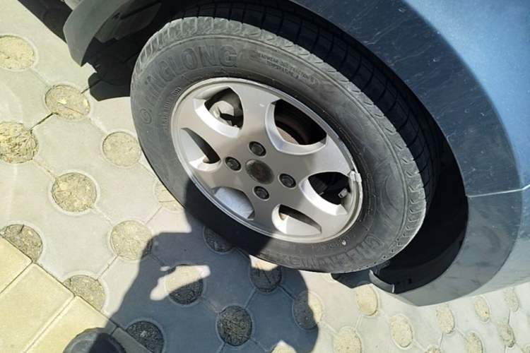 Used Wuling Hongguang 2014 1.5L Standard Version Right Front Wheel Hub