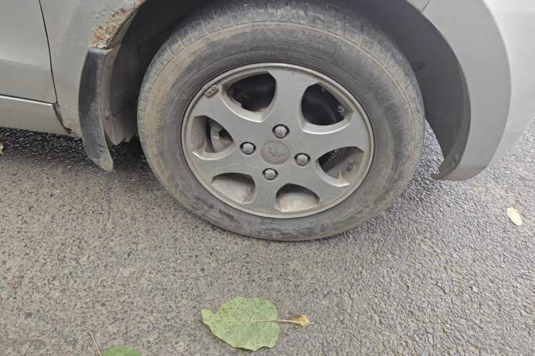 Used Wuling Hongguang 2014 1.2L Standard Model China IV Right Front Wheel Hub
