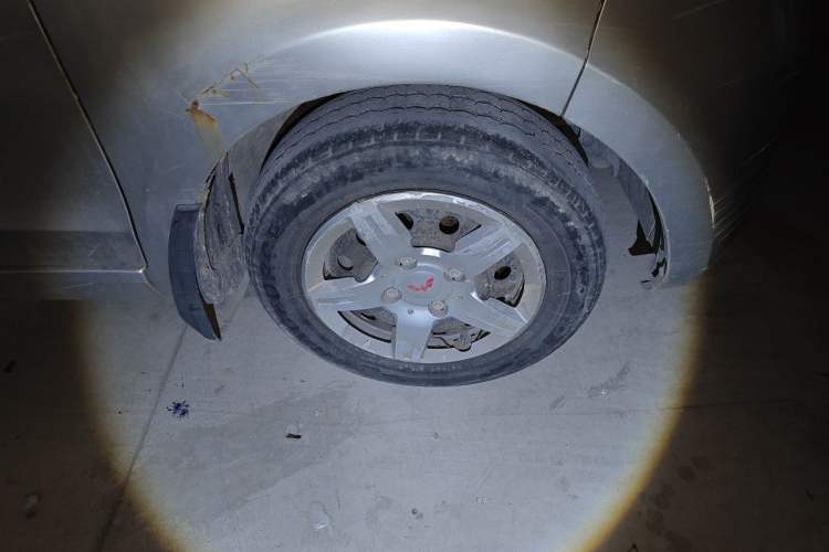 Used Wuling Hongguang 2014 1.2L Base Model China IV Right Front Wheel Hub