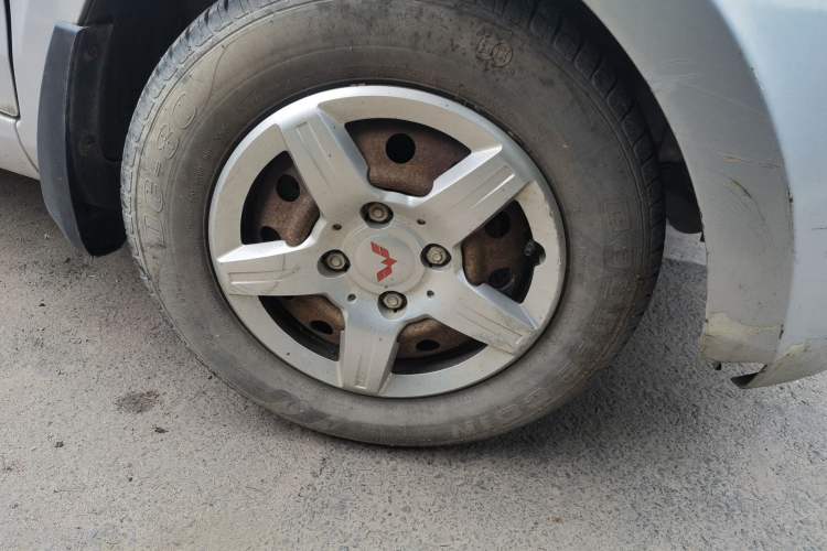 Used Wuling Hongguang 2014 1.2L Base Model China IV Right Front Wheel Hub