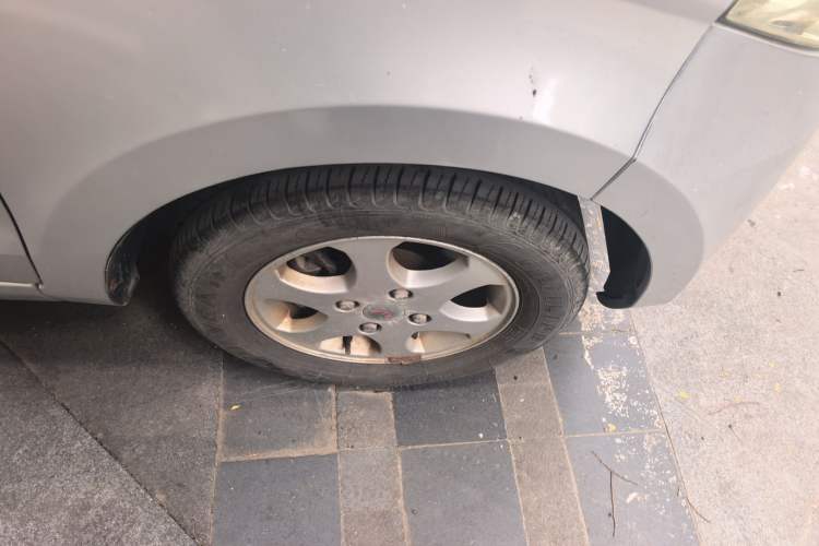 Used Wuling Hongguang 2014 1.2L Standard Model China IV Right Front Wheel Hub