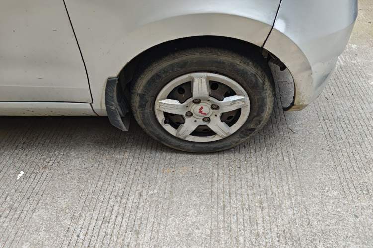 Used Wuling Hongguang 2014 1.5L Base Version Right Front Wheel Hub