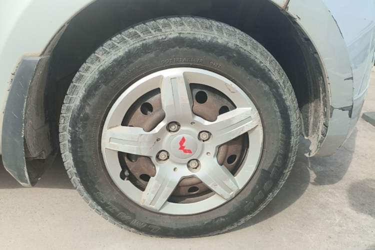 Used Wuling Hongguang 2014 1.2L Base Model China IV Right Front Wheel Hub