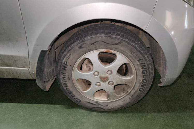 Used Wuling Hongguang 2014 1.2L Standard Model China IV Right Front Wheel Hub