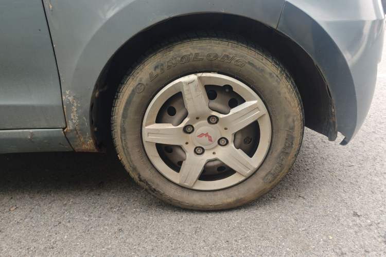 Used Wuling Hongguang 2014 1.5L Base Version Right Front Wheel Hub