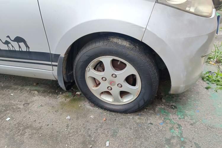Used Wuling Hongguang 2014 1.5L Standard Version Right Front Wheel Hub