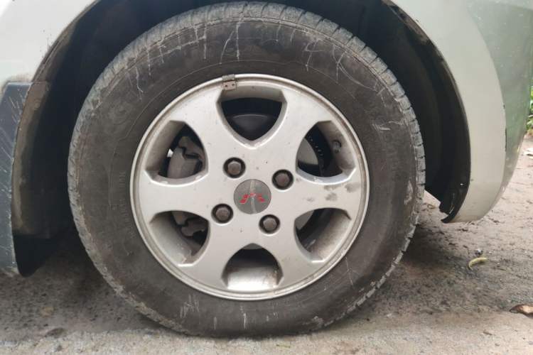 Used Wuling Hongguang 2014 1.5L Base Version Right Front Wheel Hub