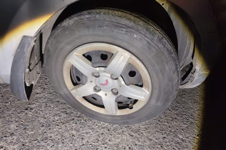 Used Wuling Hongguang 2014 1.2L Base Model China IV Right Front Wheel Hub