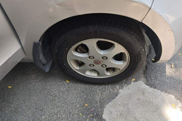 Used Wuling Hongguang 2014 1.2L Standard Model China IV Right Front Wheel Hub