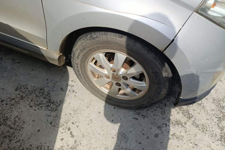 Used Wuling Hongguang 2014 1.5L S Luxury Model Right Front Wheel Hub