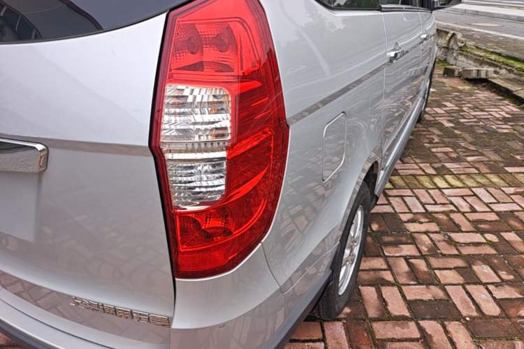 Used Wuling Hongguang 2014 1.5L S Luxury Model Right Rear Taillight