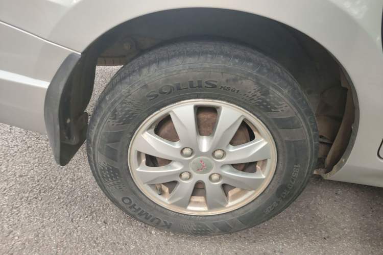 Used Wuling Hongguang 2014 1.5L S Standard Version Right Rear Wheel Hub