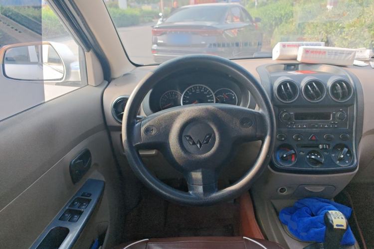 Used Wuling Hongguang 2014 1.5L Standard Version Steering Wheel