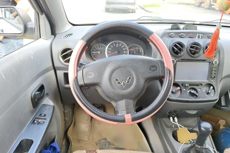 Used Wuling Hongguang 2014 1.2L Base Model China IV Steering Wheel
