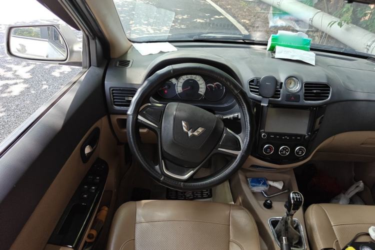 Used Wuling Hongguang 2014 1.5L S Comfort Model Steering Wheel