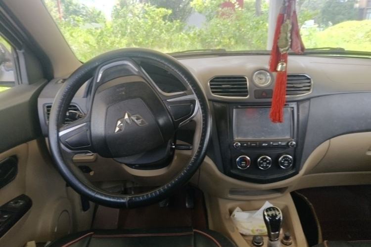 Used Wuling Hongguang 2014 1.2L S Comfort Model China IV Steering Wheel