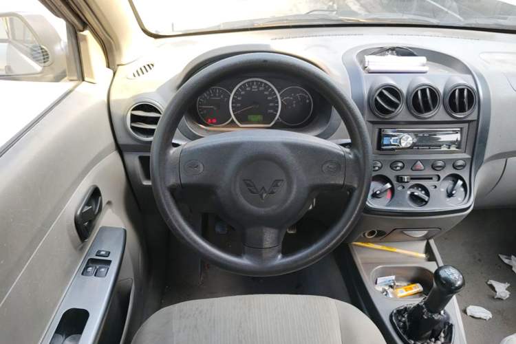 Used Wuling Hongguang 2014 1.2L Base Model China IV Steering Wheel