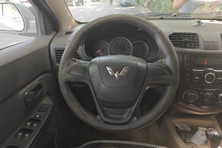 Used Wuling Hongguang 2014 1.2L Standard Model China IV Steering Wheel
