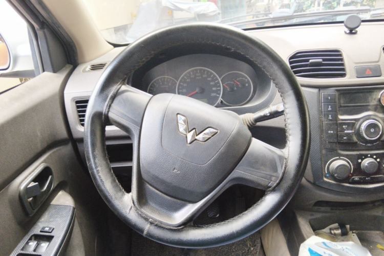 Used Wuling Hongguang 2014 1.5L Standard Version Steering Wheel