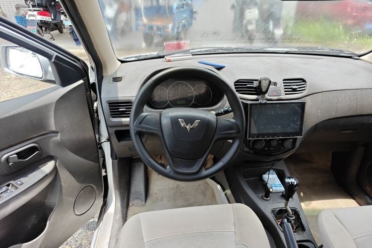 Used Wuling Hongguang 2014 1.5L Standard Version Steering Wheel