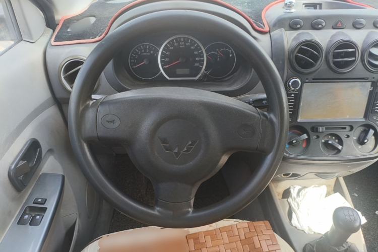 Used Wuling Hongguang 2014 1.2L Base Model China IV Steering Wheel