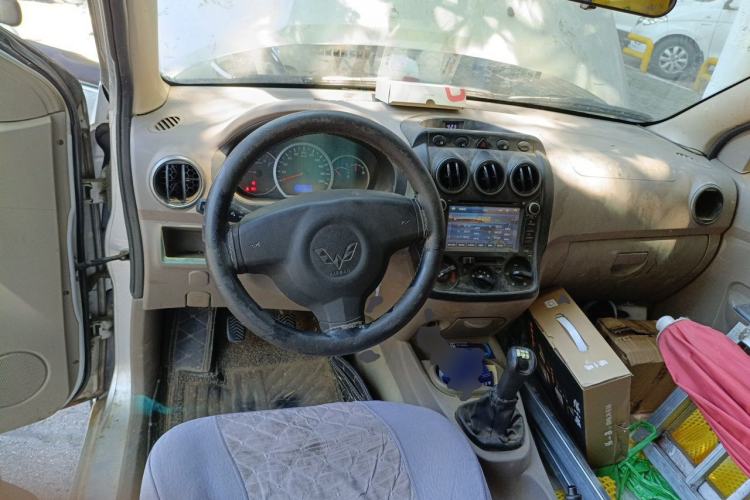 Used Wuling Hongguang 2014 1.2L Standard Model China IV Steering Wheel